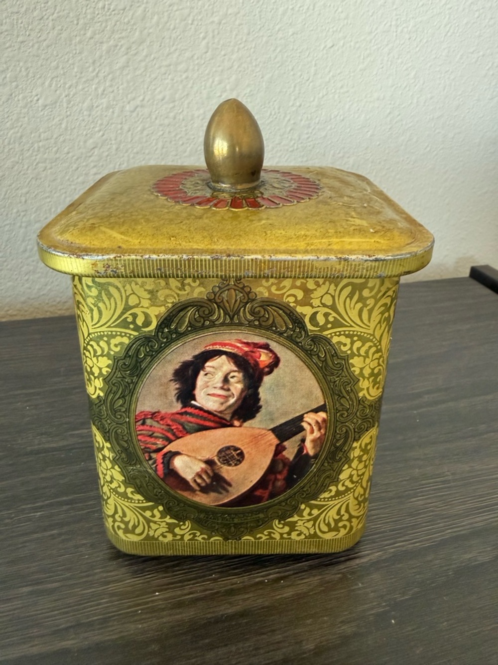Vintage Dutch‎ made in Holland Tin canister with lid